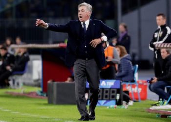 Napoli i dorëzon kreun Liverpoolit pas barazimit 1-1