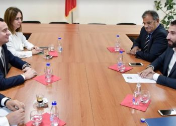 Negociatat për qeverinë e re të Kosovës, një deputet i pakicës i bashkohet Vetëvendosjes