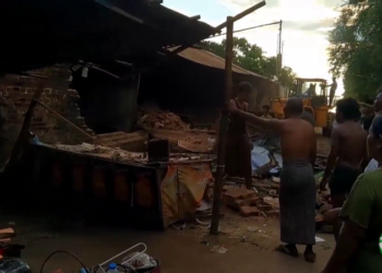 Sa mund të mbijetosh nën gërmadha? Një grua në Pakistan u gjet e gjallë edhe pas dy muajsh