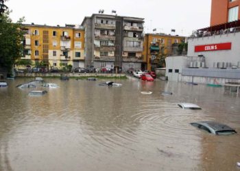 Kujdes tre ditët e ardhshme! Parashikohet mot i keq, me reshje, erë dhe rrezik përmbytje