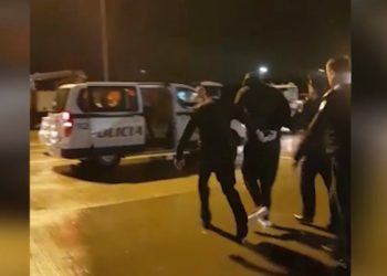 Kërkohej për trafik narkotikësh, 30-vjeçari arrestohet në Rinas teksa kthehej nga Belgjika