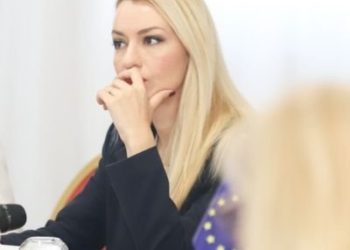 Reagon Romina Kuko: Paturpësi pa limit! Përgojoni emrin tim për hesap të luftës qorre me ambasadorët