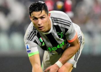 Reagon Ronaldo/ CR7 i qetëson tifozët pasi u la në shtëpi: Po rikuperohem!