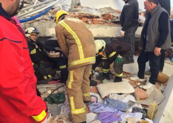 Shpëtohet nëna 30-vjeçare në Durrës, nxirret e pajetë nga rrënojat vajza e saj e mitur