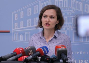 Kosova mungon në librin shkollor, reagon Shahini: Gabim i paqëllimshëm