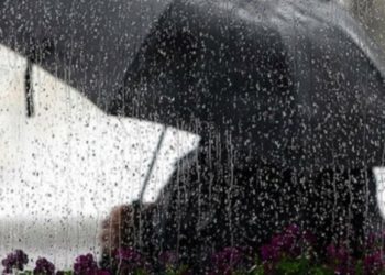 Moti i keq dhe shiu do na shoqërojë edhe në fundjavë, mos e harroni çadrën