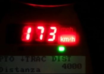 Me shpejtësi skëterrë në rrugën e Saukut, policia pezullon 14 patenta (Video)