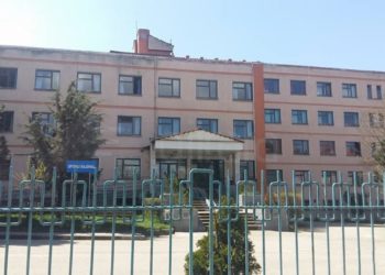 “Kishte gurë në tëmth”, Spitali i Korçës reagon zyrtarisht për vdekjen e 58-vjeçarit