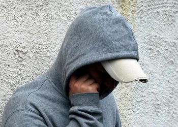 Investigimi/ Prindërit shqiptarë i trafikojnë fëmijët në Angli dhe i përfshijnë në bandat e drogës