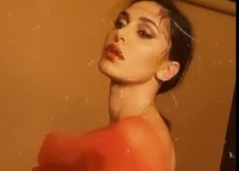 FOTOT/ Kur zhvishet dhe pozon nudo Belen Rodriguez