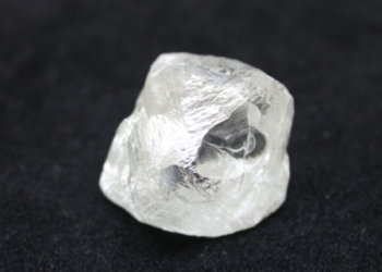 Zbulohet diamanti 190 karat në fundvit