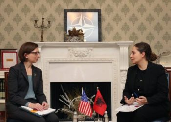 Ministeriali SHBA-Karta e Adriatikut, ministrja Xhaçka takon zyrtaren amerikane