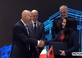 Firmoset marrëveshja, italianët do të kërkojnë për naftë në zonën e Dumresë