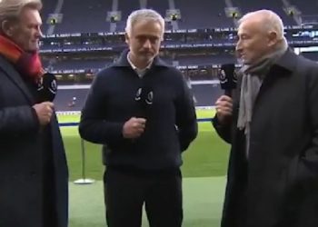 “Qeni im ka ngordhur, kaluam Krishtlindje të trishtë”, Mourinho nuk i mban dot lotët gjatë intervistës (Video)