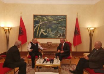 Sizmologu grek Pavlidis vjen në Shqipëri pas tërmetit: Çlironi qytetarët nga stresi, detajoni hartën sizmike