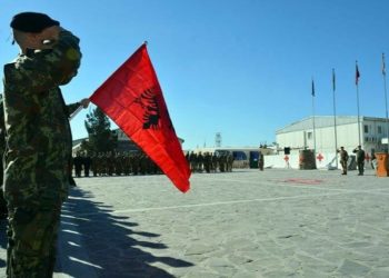 Herat/Ushtarakët shqiptarë mbledhin fonde për të prekurit nga tërmeti (Fotot)