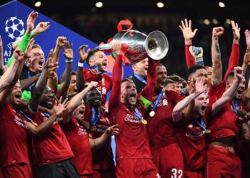 Liverpool mbyll një vit magjik me fitore dhe thyerje rekordesh