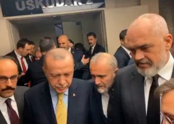 Erdogan: Brenda një viti, gati 500 banesat për familjet e prekura nga tërmeti