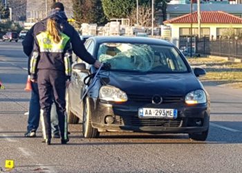 Elbasan/Makina përplas biçikletën dhe shkakton një të plagosur në gjendje të rëndë