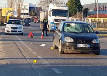Elbasan/Makina përplas biçikletën dhe shkakton një të plagosur në gjendje të rëndë