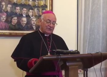 “Të reflektojmë për një Shqipëri më të mirë”, Imzot Angelo Massafra mesazh urimi për Krishtlindjen