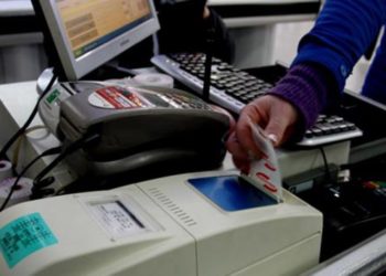 Anti-informaliteti/ 4 të arrestuar për mashtrim me TVSH në Tiranë, 4 në kërkim