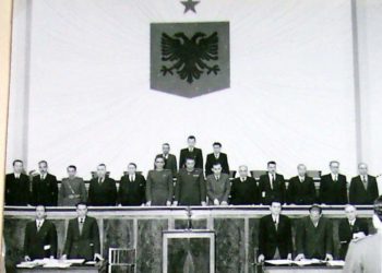 Dossier/Viti 1946, kur alibia e “ndërrimit të monedhës”, zhvati tregtarët dhe pasanikët shqiptarë