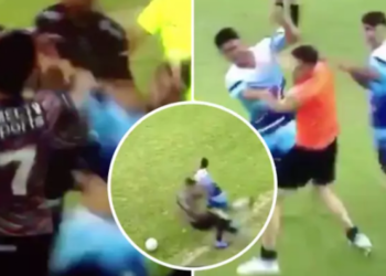 Ndërhyrje skandaloze ndaj futbollistit, plas sherri në fushë (VIDEO)