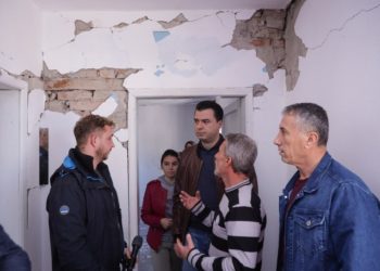 Prej 13 ditësh në tenda, Basha me banorët në Fushë-Mamurras: Shtetin prej kartoni e shembi tërmeti i korrupsionit, të nisë rindërtimi i banesave