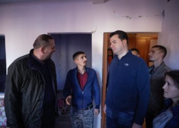 Basha në njësinë nr.6 në Tiranë pas tërmetit: S’mjafton vullnetarizmi, kërkohet ndërhyrja urgjente e shtetit