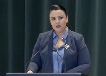 “Koncesioni do të zgjasë 35 vite”, Balluku: Më 12 mars mbyllet gara për tenderin e Aeroportit të Vlorës!