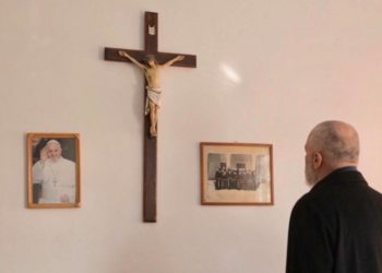 Rama publikon fotot nga Laçi: Sot, në kishën e Shën Mëhillit…