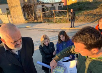 “Ne katnarët e Tironës jemi t’marë”, Rama në Vaqarr me banorët e prekur nga tërmeti: Brenda viti tjetër t’i kemi mbyllur të gjitha shtëpitë