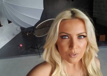 E akuzuan se është lesbike, Era Rusi iu mbyll gojë të gjithëve