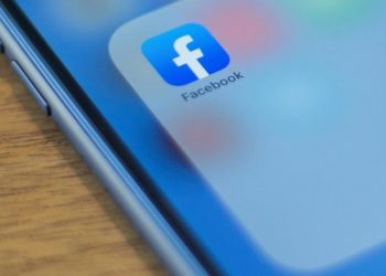 Facebook gjurmon vazhdimisht vendndodhjen e përdoruesve të tij