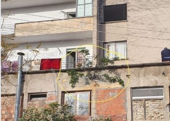 Fotolajm/ Godina Nr. 15 në Qytetin Studenti shpallet e pabanueshme, mbin edhe fiku në katin e dytë