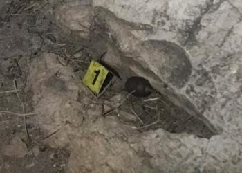 Hedh granatë në oborrin e vjehrrit pas problemeve me gruan, policia arreston 28-vjeçarin