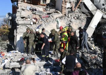 “Të gjithë bashkë mundemi për Shqipërinë”/ Grekët po dëshmojnë një frymë të lartë solidariteti