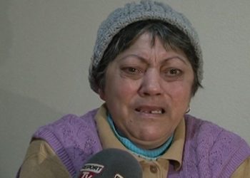 “Edhe muret ulërinin”, e moshuara tregon mes lotësh tmerrin që pa me sy: U futëm poshtë tavolinës