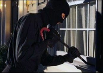 Grabitet argjendaria në pedonalen e Korçës, policia në ndjekje të autorëve