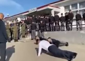 Garë me pompa kundër oficerëve të rinj, kryeministri Haradinaj sfidon forcat e FSK-së