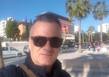 “As ka thënë që nuk do riparoj, e as iu kam kërkuar lekë banorëve”, gazetari publikon qëndrimin e Hazir Gashit