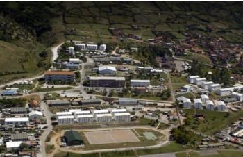 U strehuan pas tërmetit shkatërrues në Durrës, nis zbrazja e ish-kampit të KFOR-it në Prizren