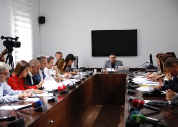 Kuvendi pranon amendamentin e dy deputetëve të PS, hiqet tatimi 15% për pronat që dhurohen