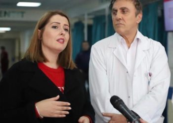 “Spitalet në gadishmëri për festat e fundvitit”/ Manastirliu në urgjencën e QSUT: Janë marrë masat, për të mos munguar medikamentet dhe ekipi i mjekëve