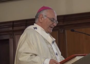 Imzot Massafra mesazh për Krishtlindje: Të angazhohemi për të rimëkëmbur Shqipërinë!