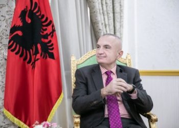 “A ka rrezik për tërmet tjetër?”, Meta i përgjigjet gazetarit boshnjak: Nuk jam shkencëtar, por jemi në një zonë të ndjeshme