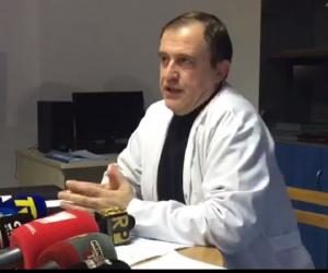 Babai e kuptoi se i kishte rënë djali nga makina në ecje vetëm kur arriti në shtëpi, mjeku: 5-vjeçari vijon në reanimacion