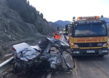 Aksidenti i Rubikut/Makina shpërfytyrohet, pamje të frikshme nga aksidenti me një viktimë