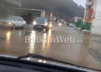 VIDEO/ Moti i keq në Lezhë, bllokohen pusetat prej reshjeve të shiut